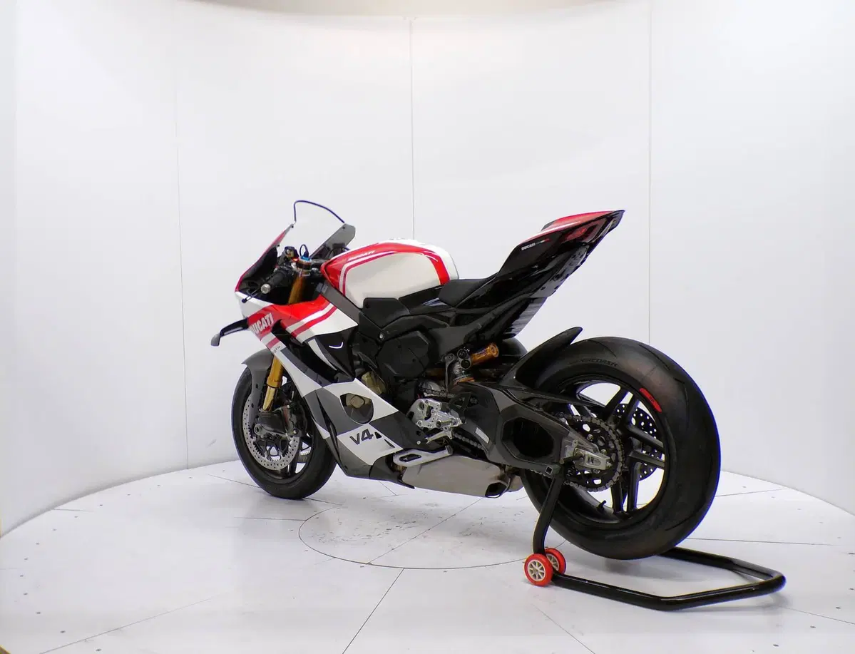 Ducati Panigale V4 Tricolore (2025 - 26) (5)