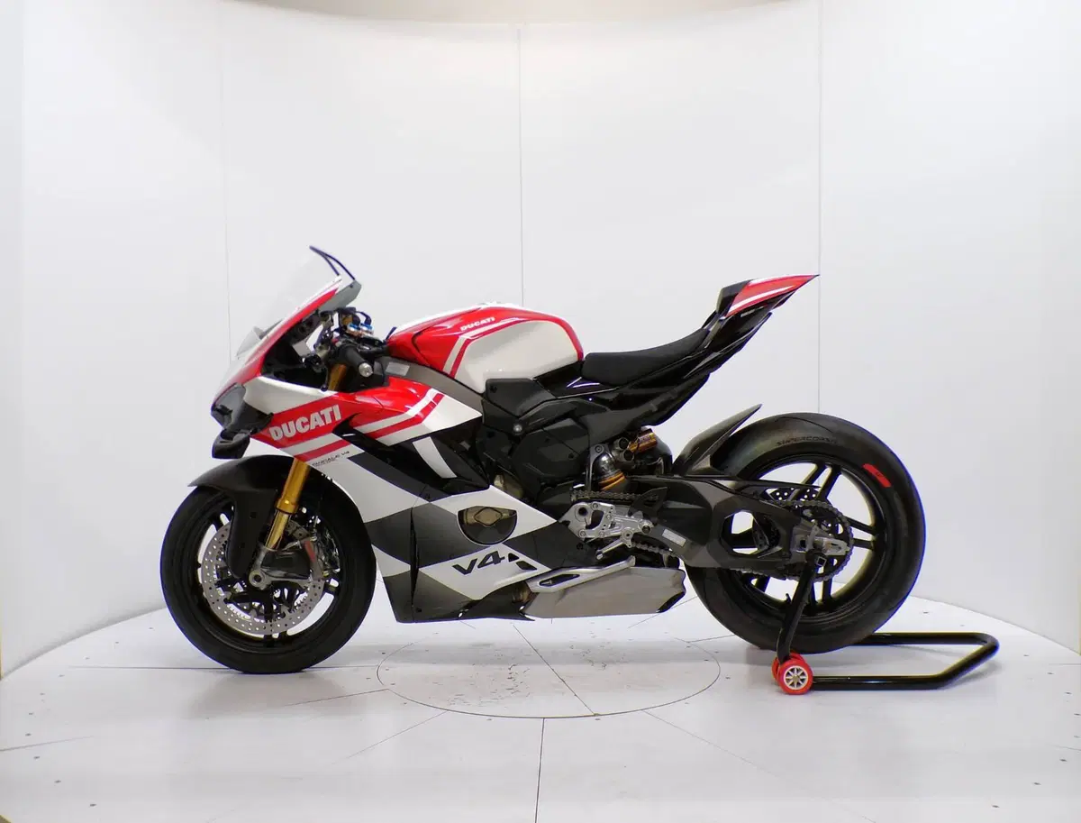 Ducati Panigale V4 Tricolore (2025 - 26) (4)