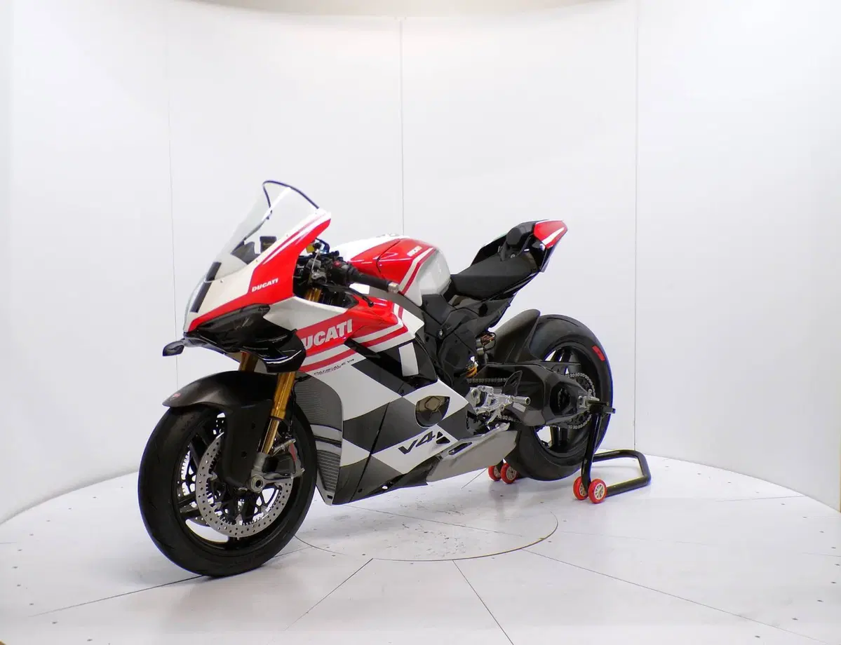 Ducati Panigale V4 Tricolore (2025 - 26) (3)