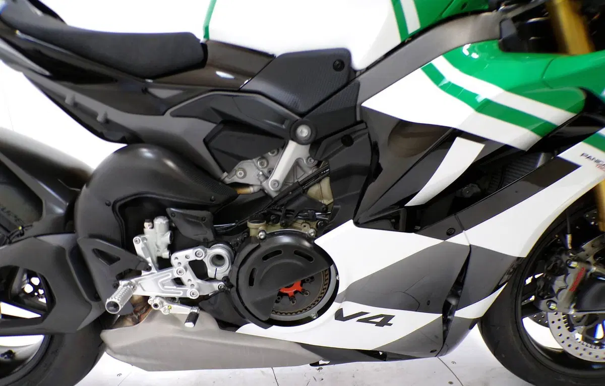 Ducati Panigale V4 Tricolore (2025 - 26) (8)