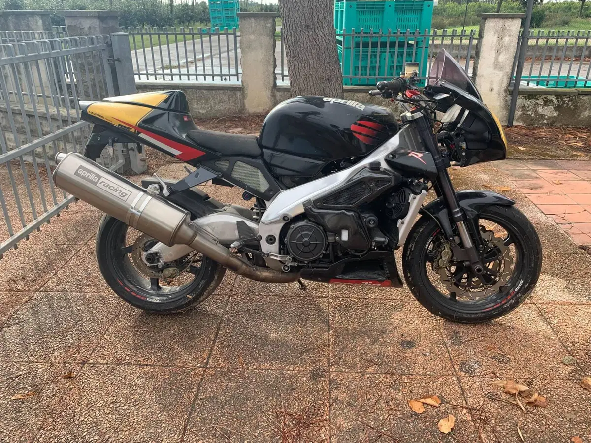 Aprilia RSV 1000 (2000 - 01) (2)