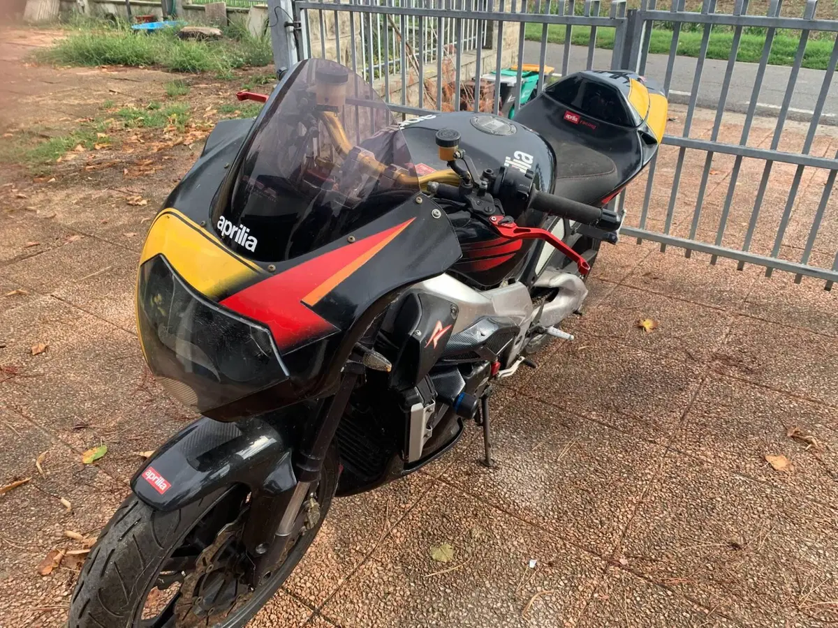 Aprilia RSV 1000 (2000 - 01) (5)