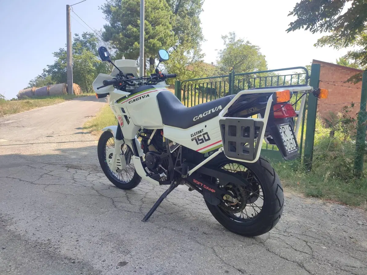 Cagiva Elefant 750 (3)