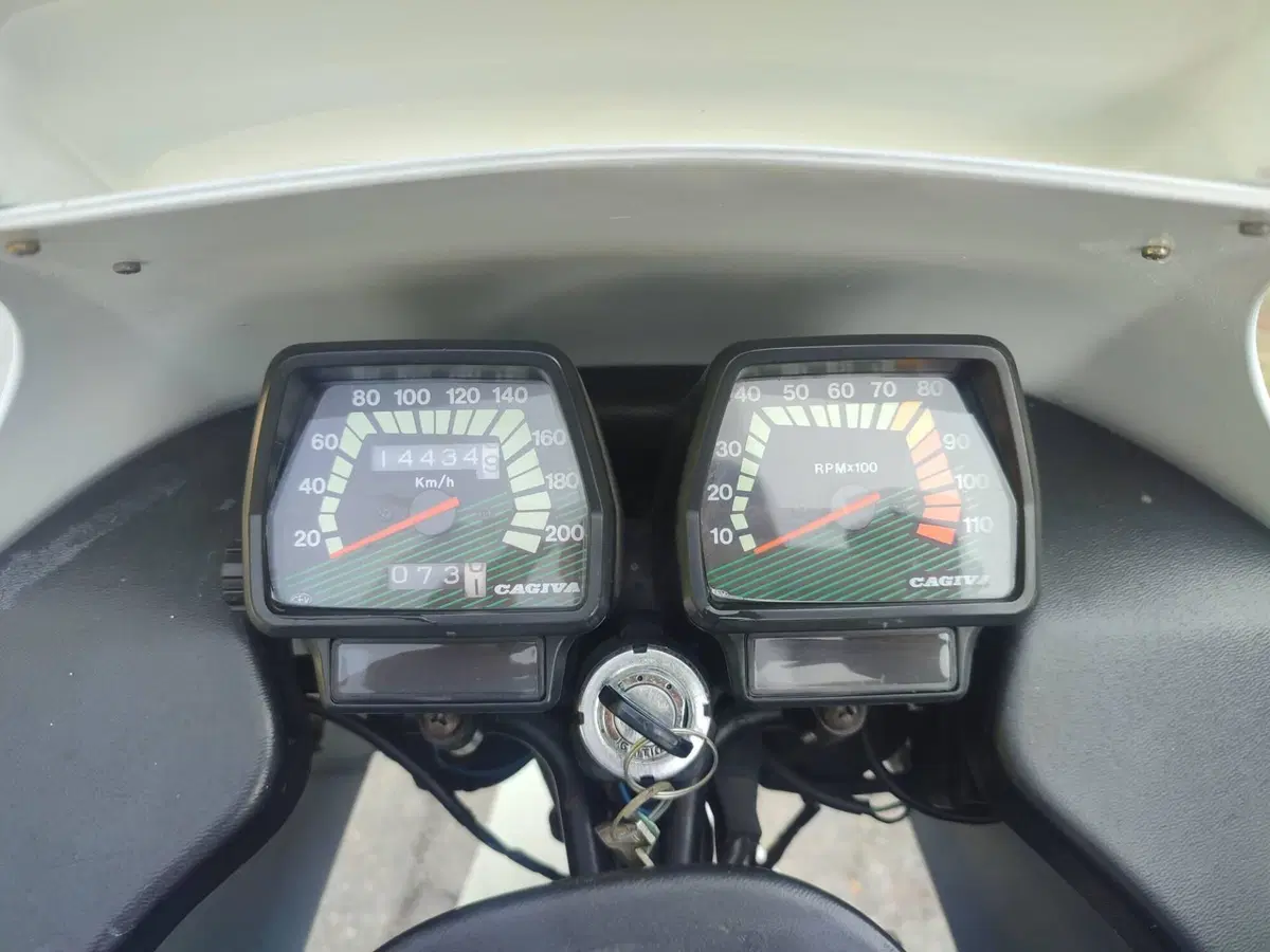 Cagiva Elefant 750 (4)