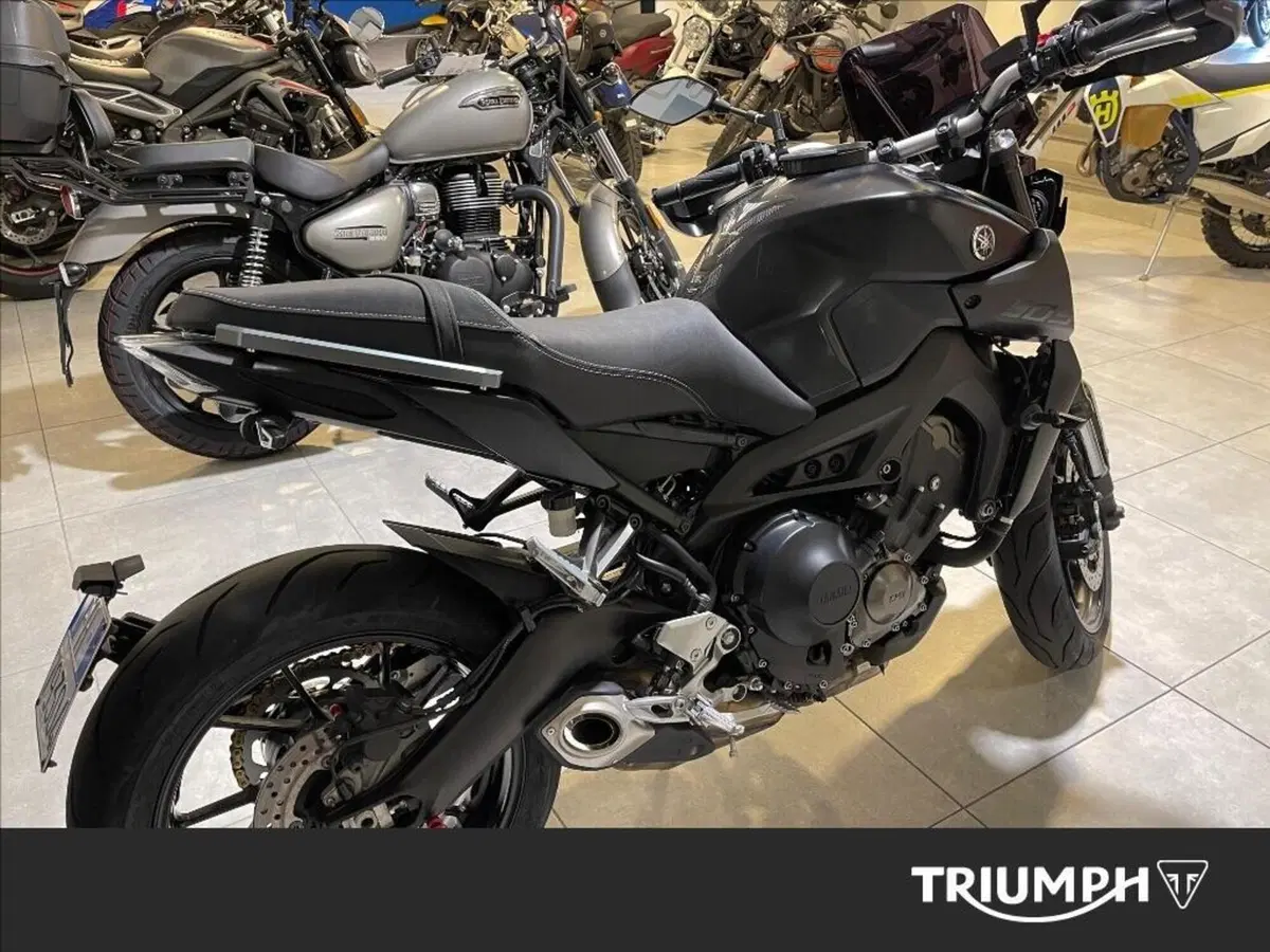 Yamaha MT-09 (2017 - 20) (2)