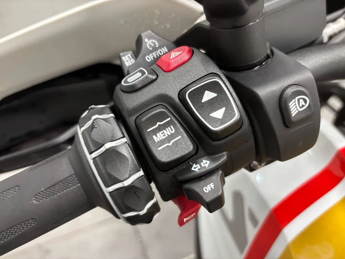 Bmw R 1300 GS (2023 - 26) (6)