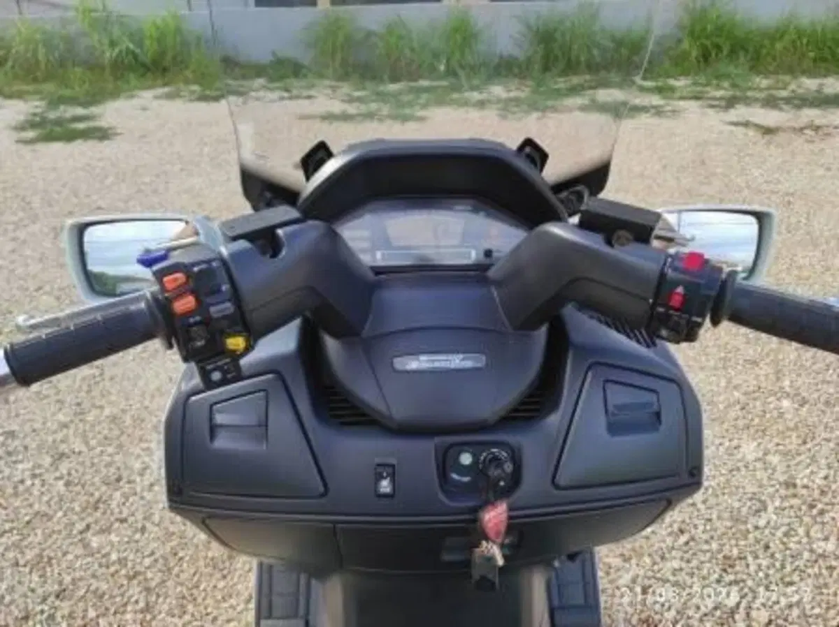 Suzuki Burgman AN 650 Executive ABS (2006 - 12) (7)