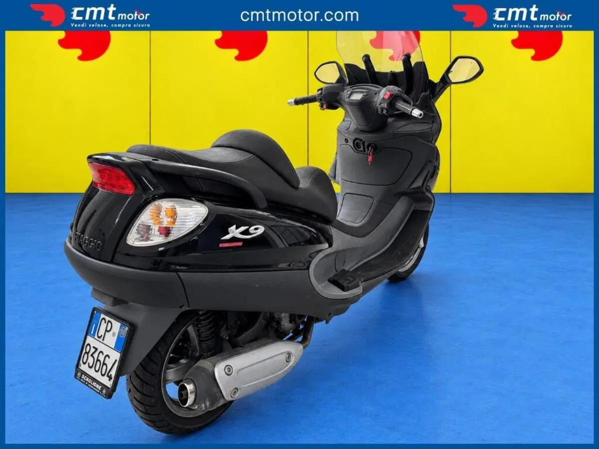 Piaggio X9 250 Evolution (4)