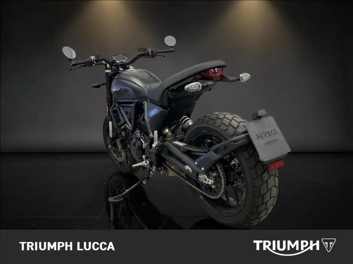 Ducati Scrambler 800 Icon Dark (2025 - 26) (2)