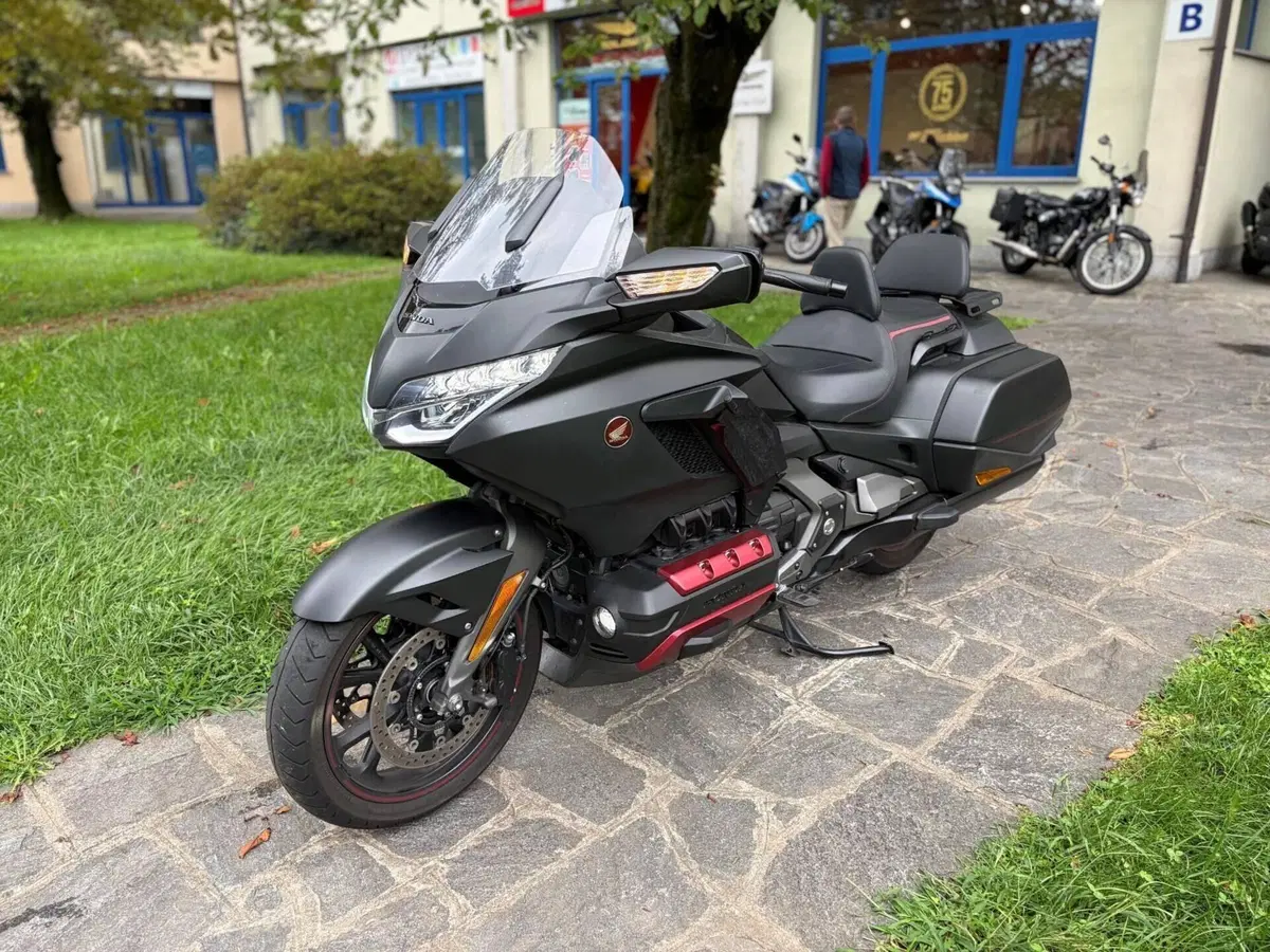 Honda GL 1800 Gold Wing DCT (2020) (2)