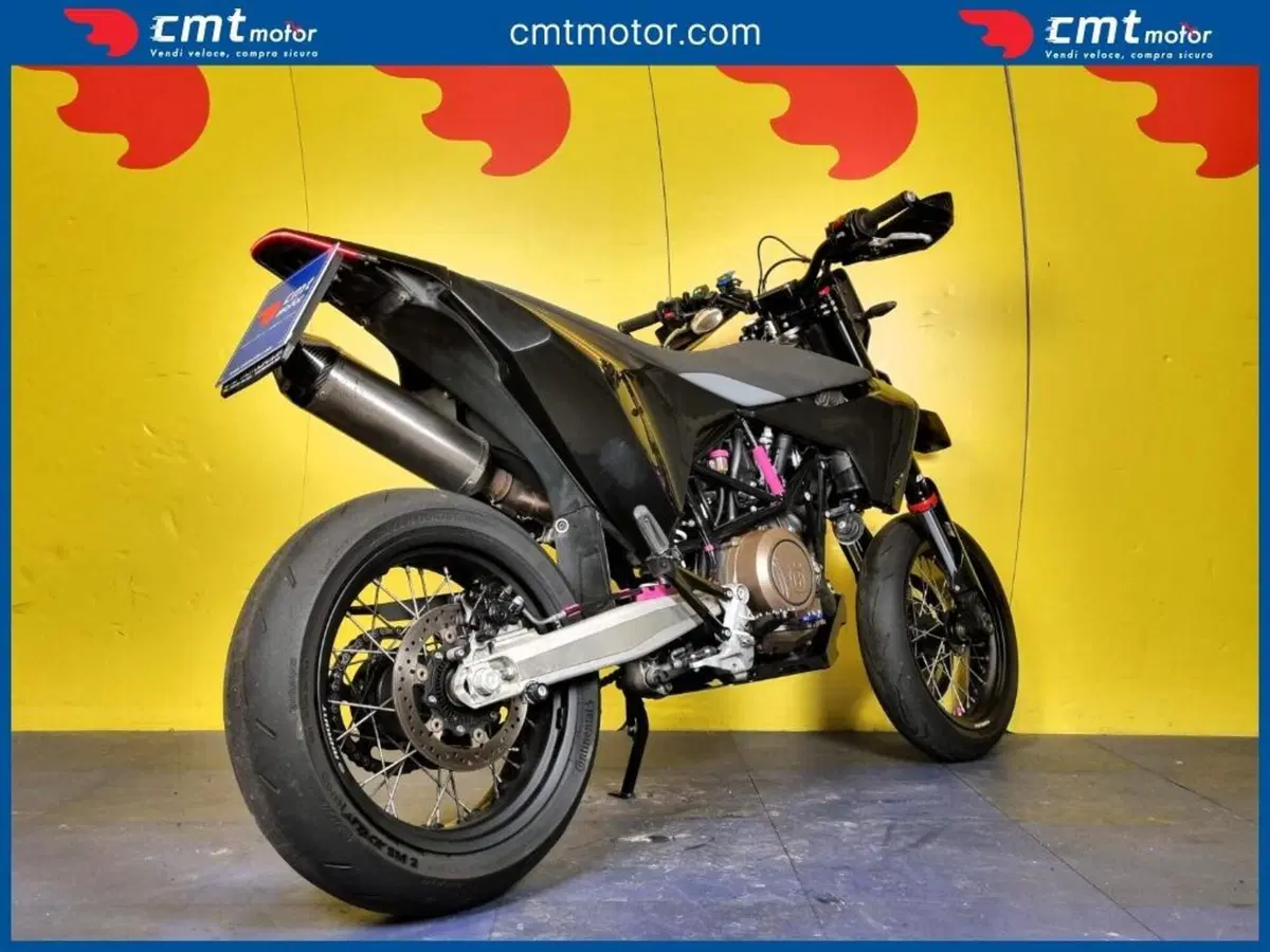 Husqvarna 701 Supermoto (2023 - 25) (4)