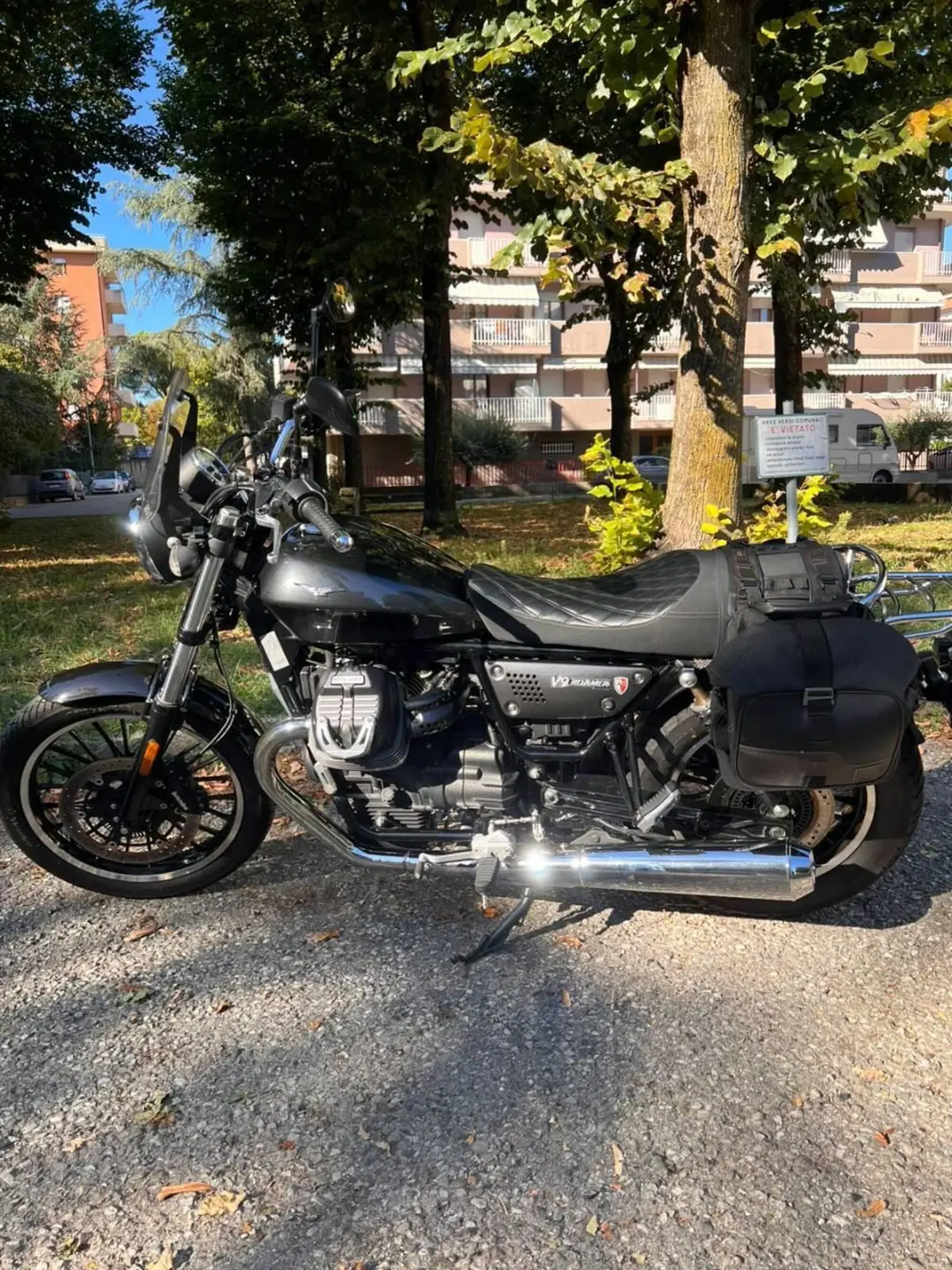 Moto Guzzi V9 Roamer (2018 - 20) (10)