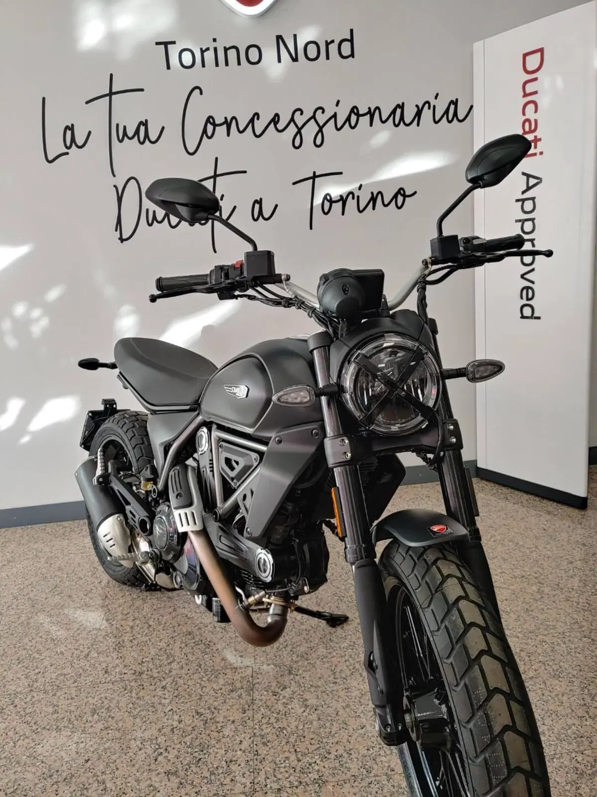 Ducati Scrambler 800 Icon Dark (2025 - 26) (2)