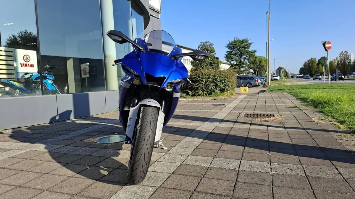 Yamaha YZF R1 (2020 - 25) (4)