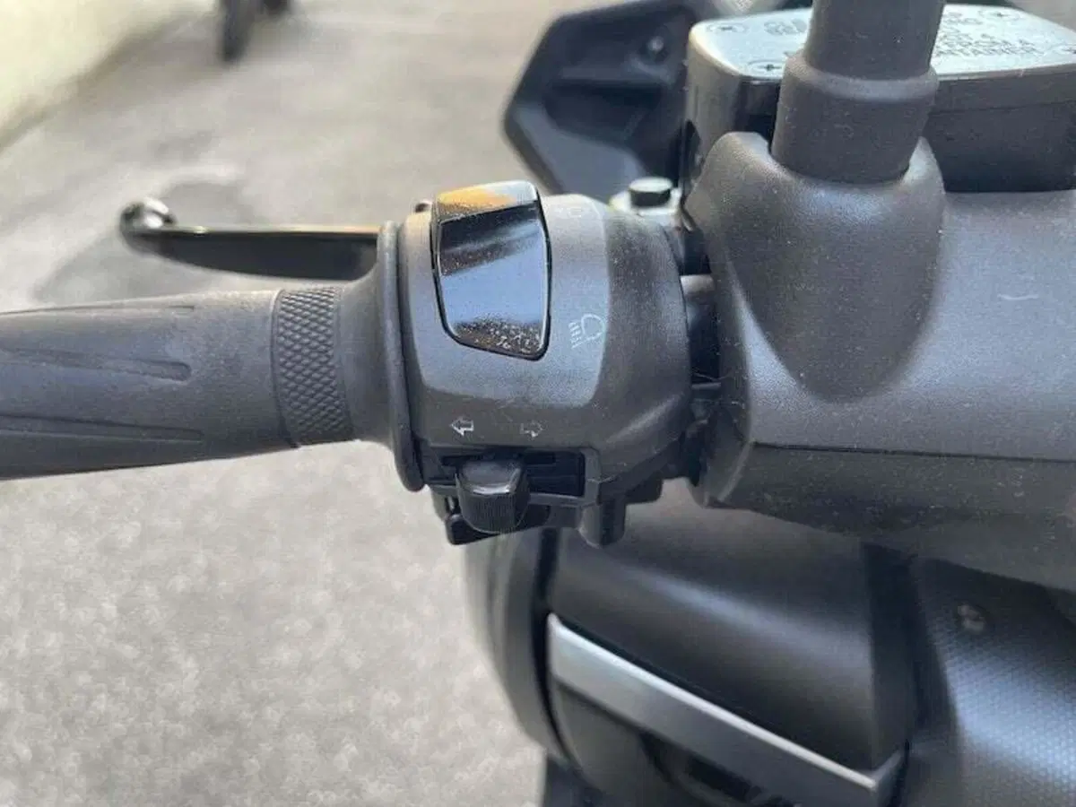 Yamaha X-Max 400 ABS (2017 - 20) (20)