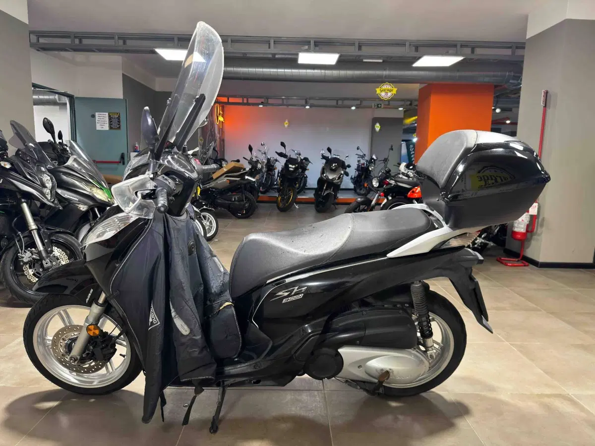 Honda SH 300 i ABS (2016 - 20) (4)