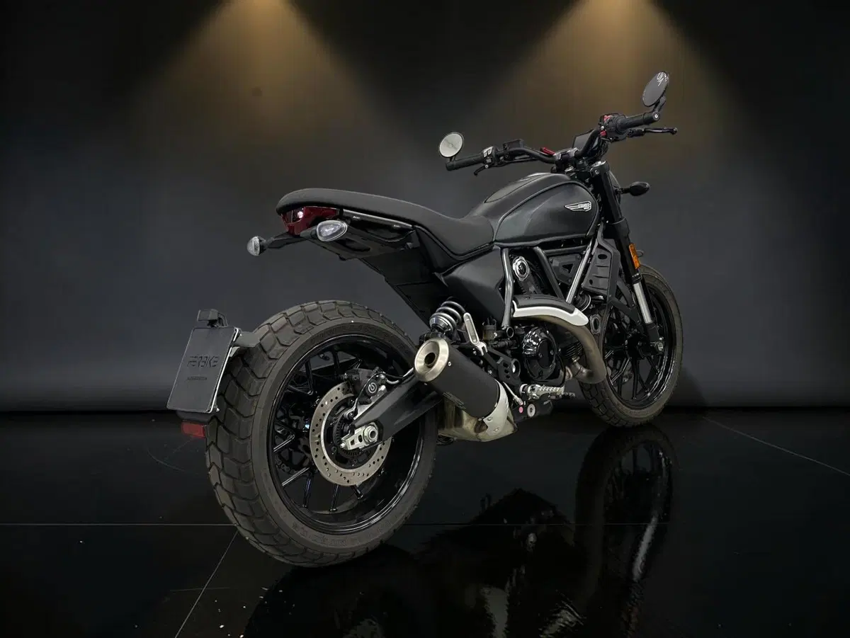 Ducati Scrambler 800 Icon Dark (2025 - 26) (5)