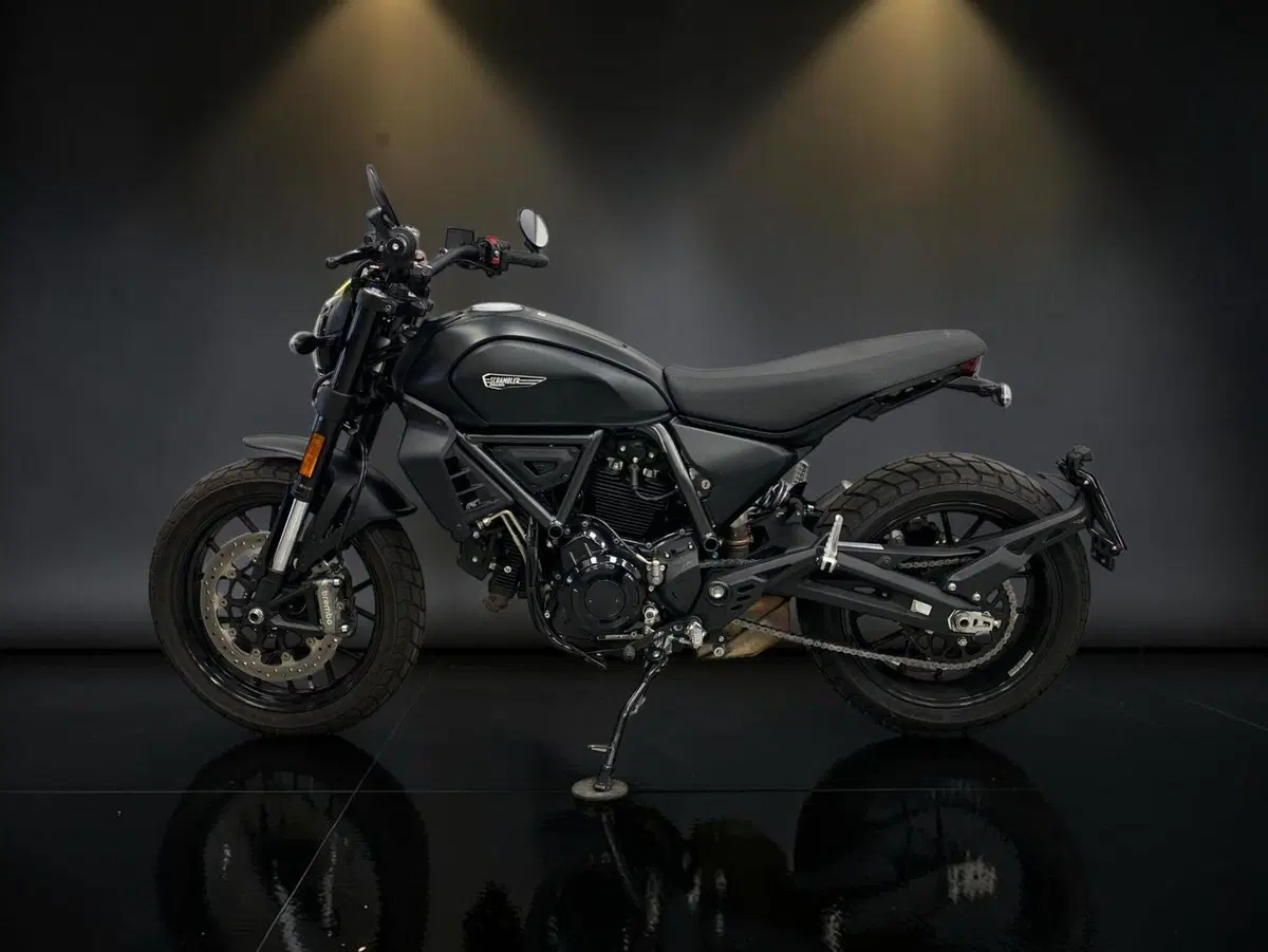 Ducati Scrambler 800 Icon Dark (2025 - 26) (8)