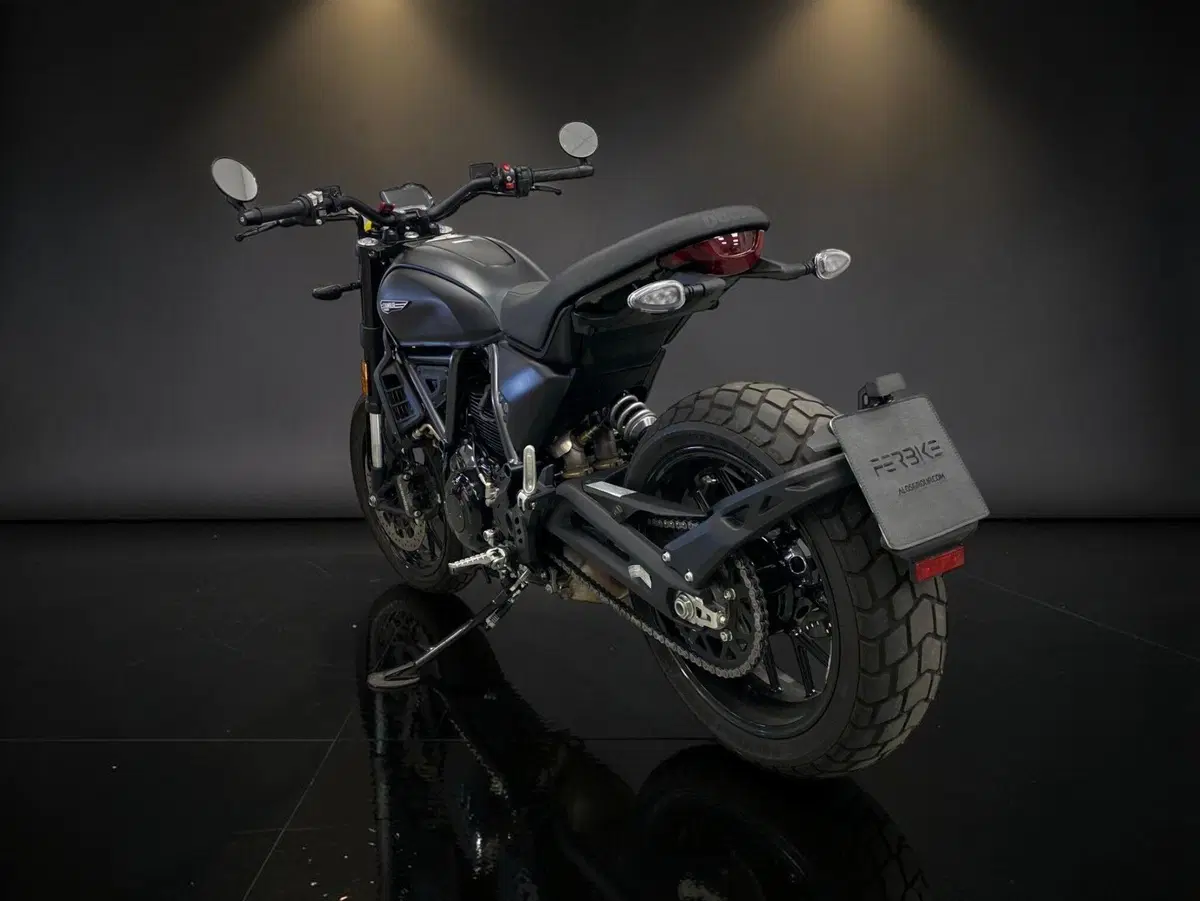 Ducati Scrambler 800 Icon Dark (2025 - 26) (9)