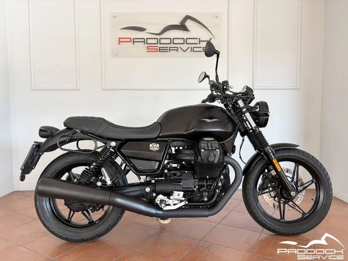 Moto Guzzi V7 Stone (2021 - 24)