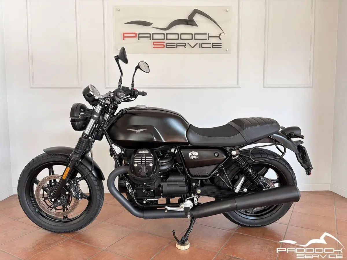 Moto Guzzi V7 Stone (2021 - 24) (4)