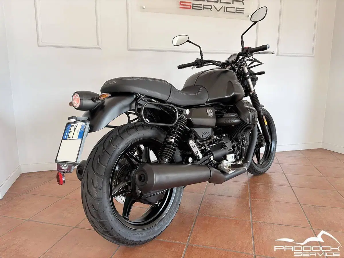 Moto Guzzi V7 Stone (2021 - 24) (5)