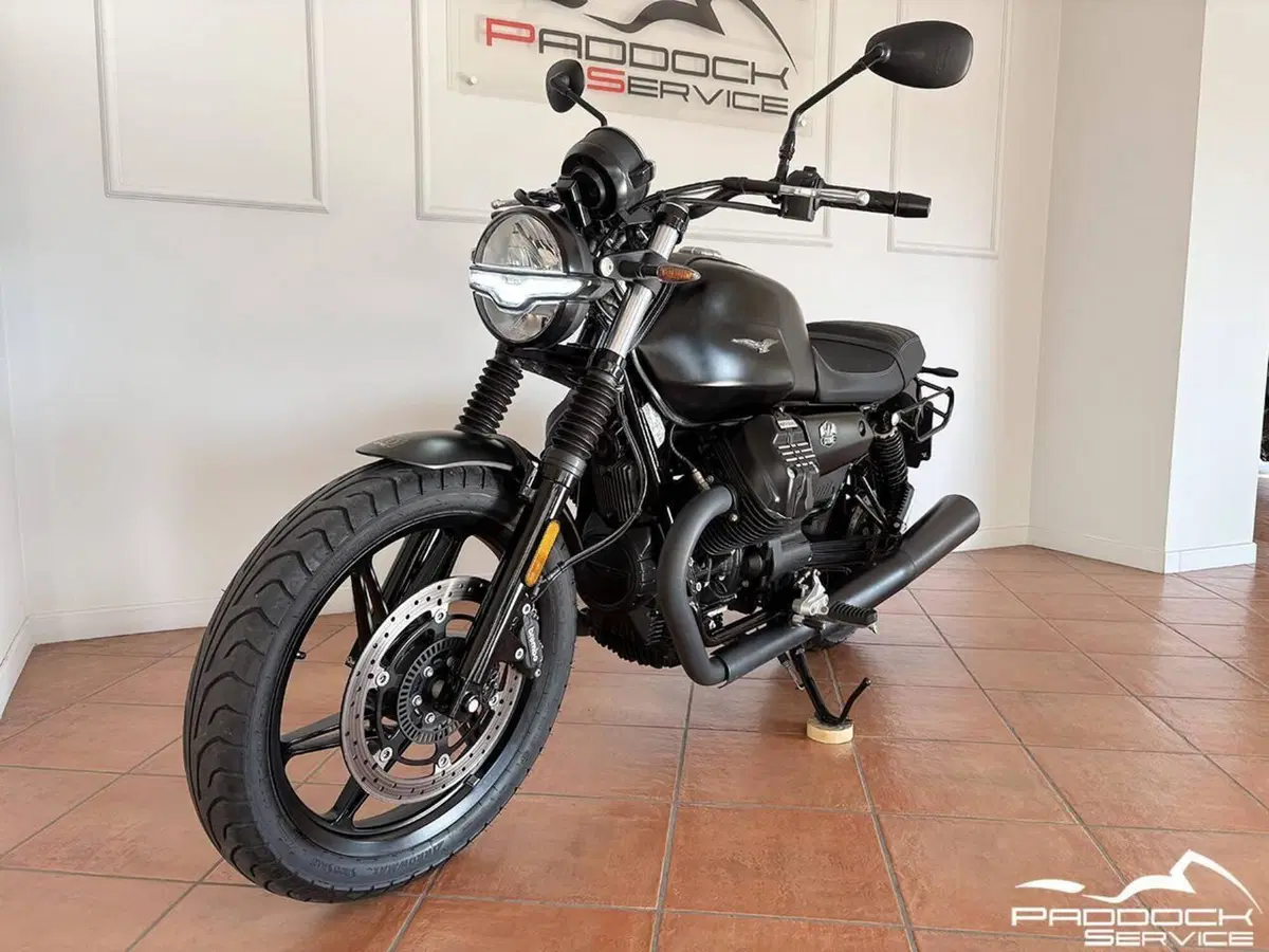 Moto Guzzi V7 Stone (2021 - 24) (6)