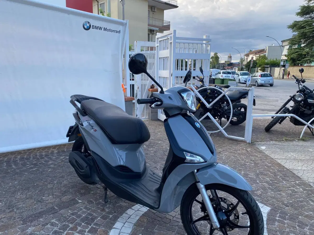 Piaggio Liberty 50 S RST (2025 - 26) (2)