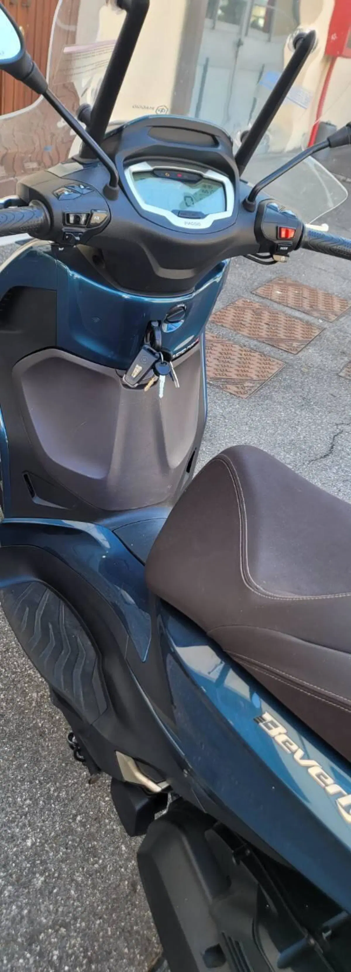 Piaggio Beverly 400 (2025 - 26) (6)