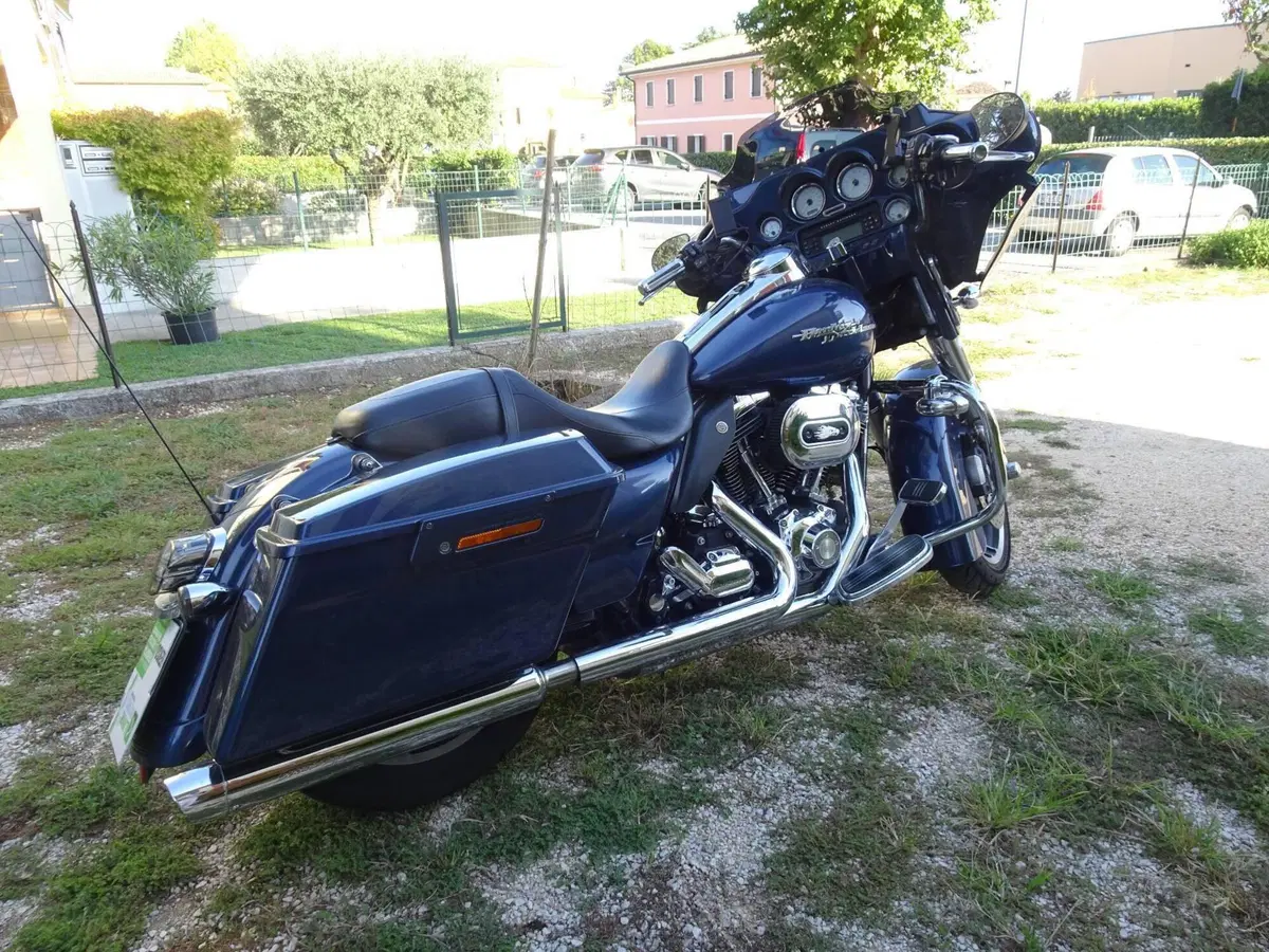 Harley-Davidson 1584 Street Glide (2008 - 10) - FLHX (3)