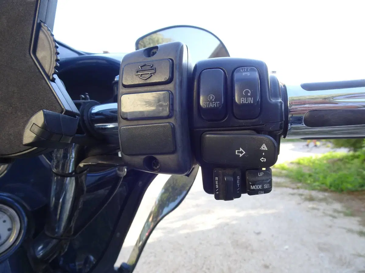 Harley-Davidson 1584 Street Glide (2008 - 10) - FLHX (11)