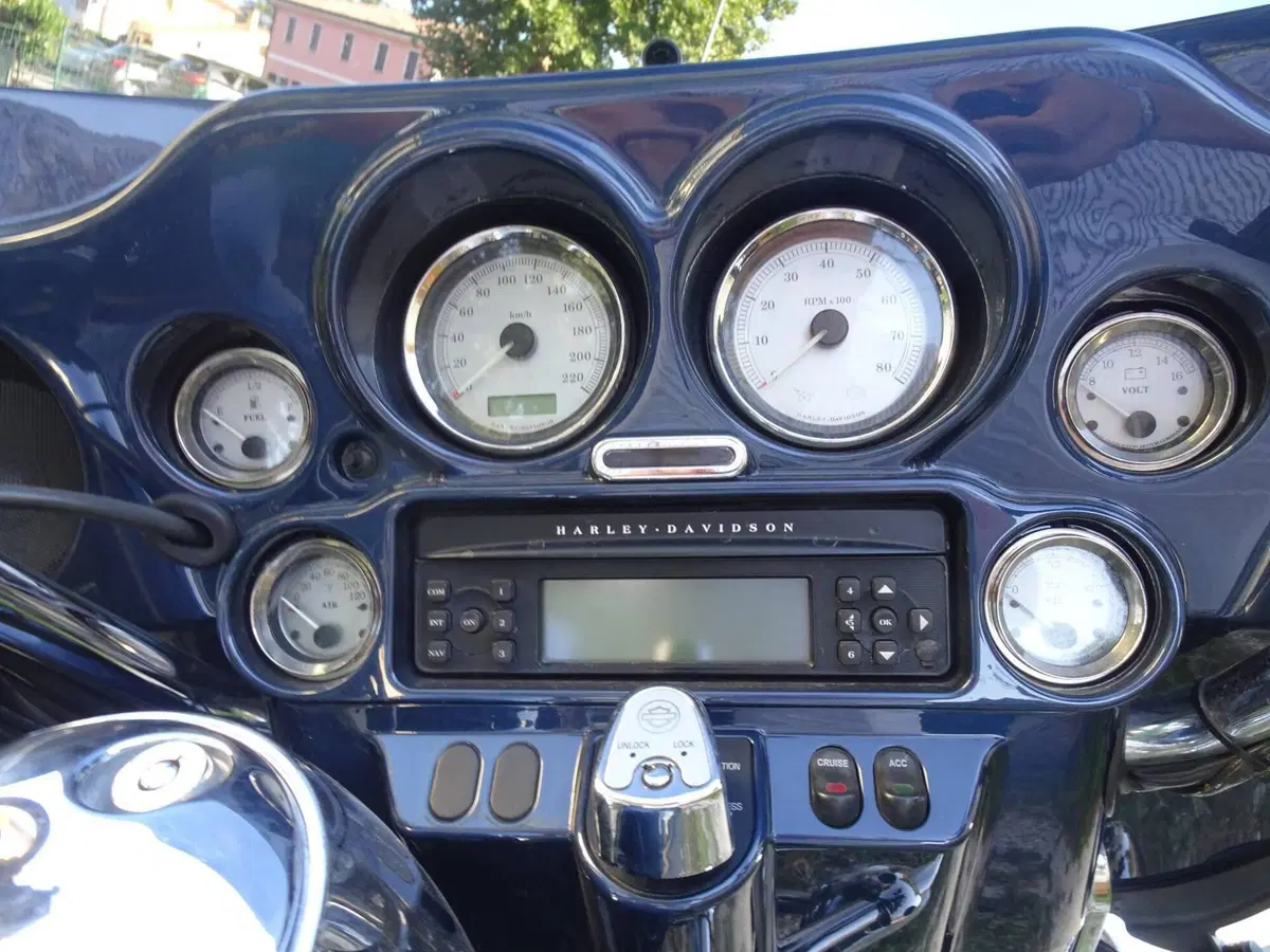 Harley-Davidson 1584 Street Glide (2008 - 10) - FLHX (9)
