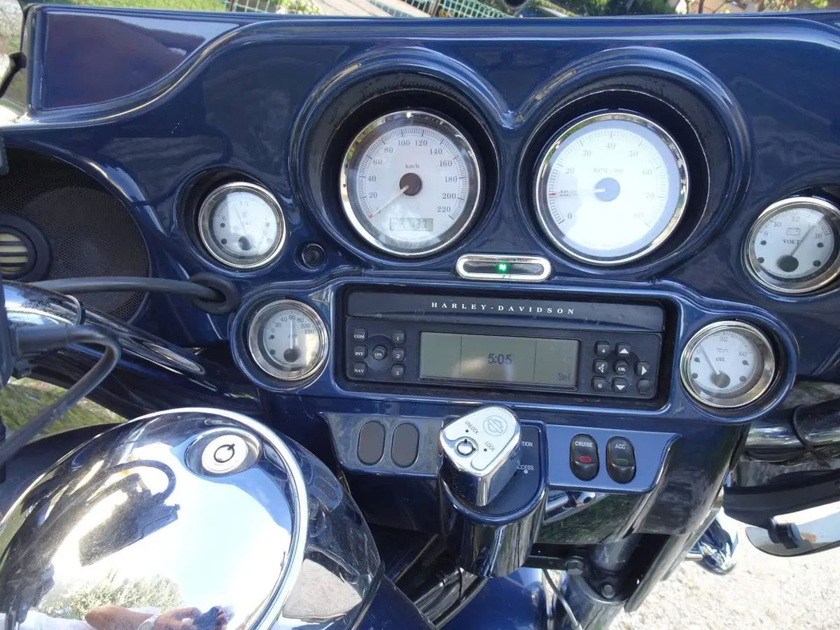 Harley-Davidson 1584 Street Glide (2008 - 10) - FLHX (10)