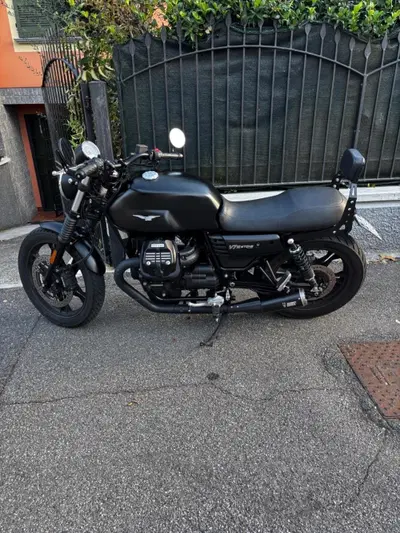 Moto Guzzi V7 III Stone (2017 - 20) usata