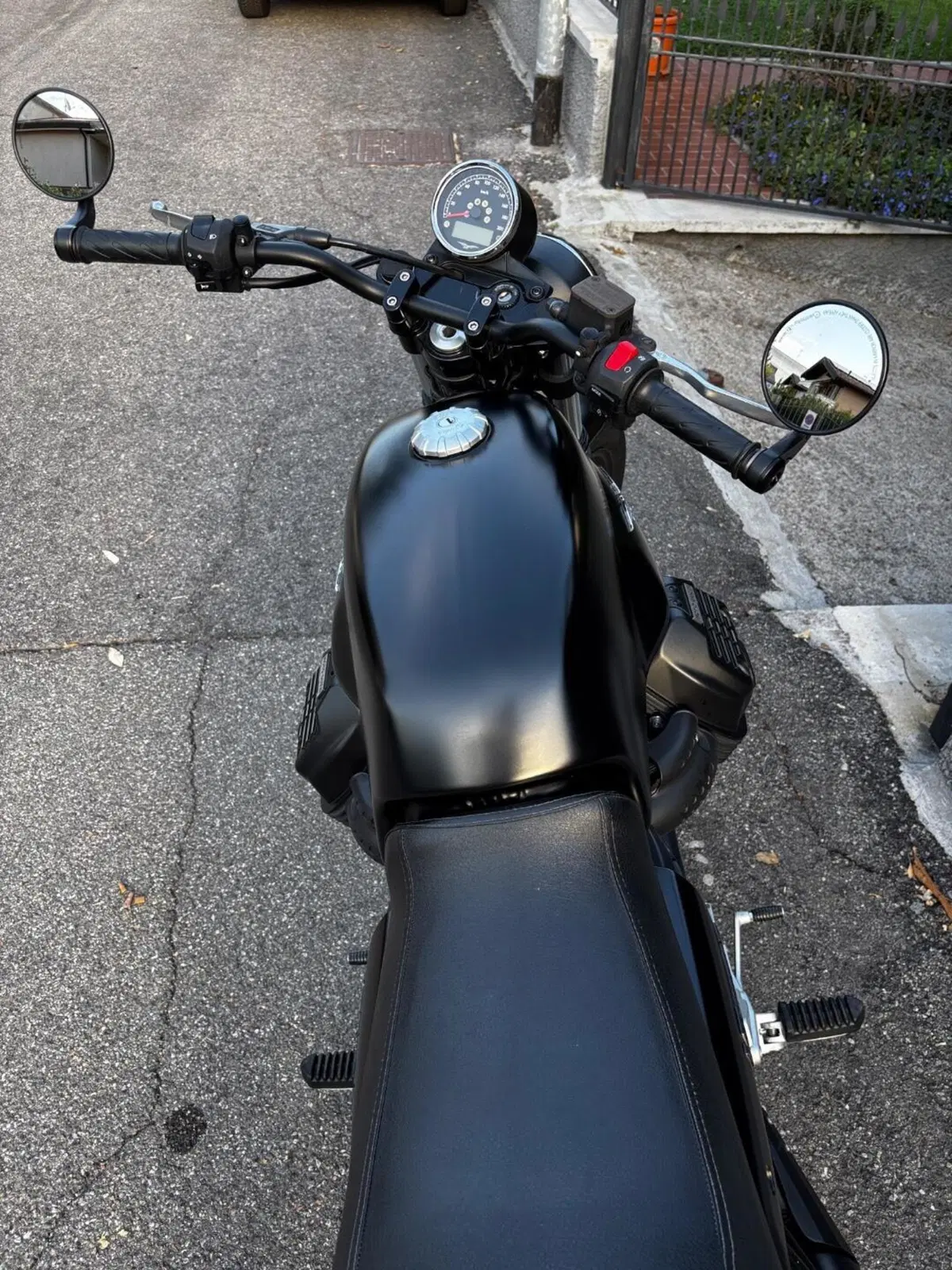 Moto Guzzi V7 III Stone (2017 - 20) (5)