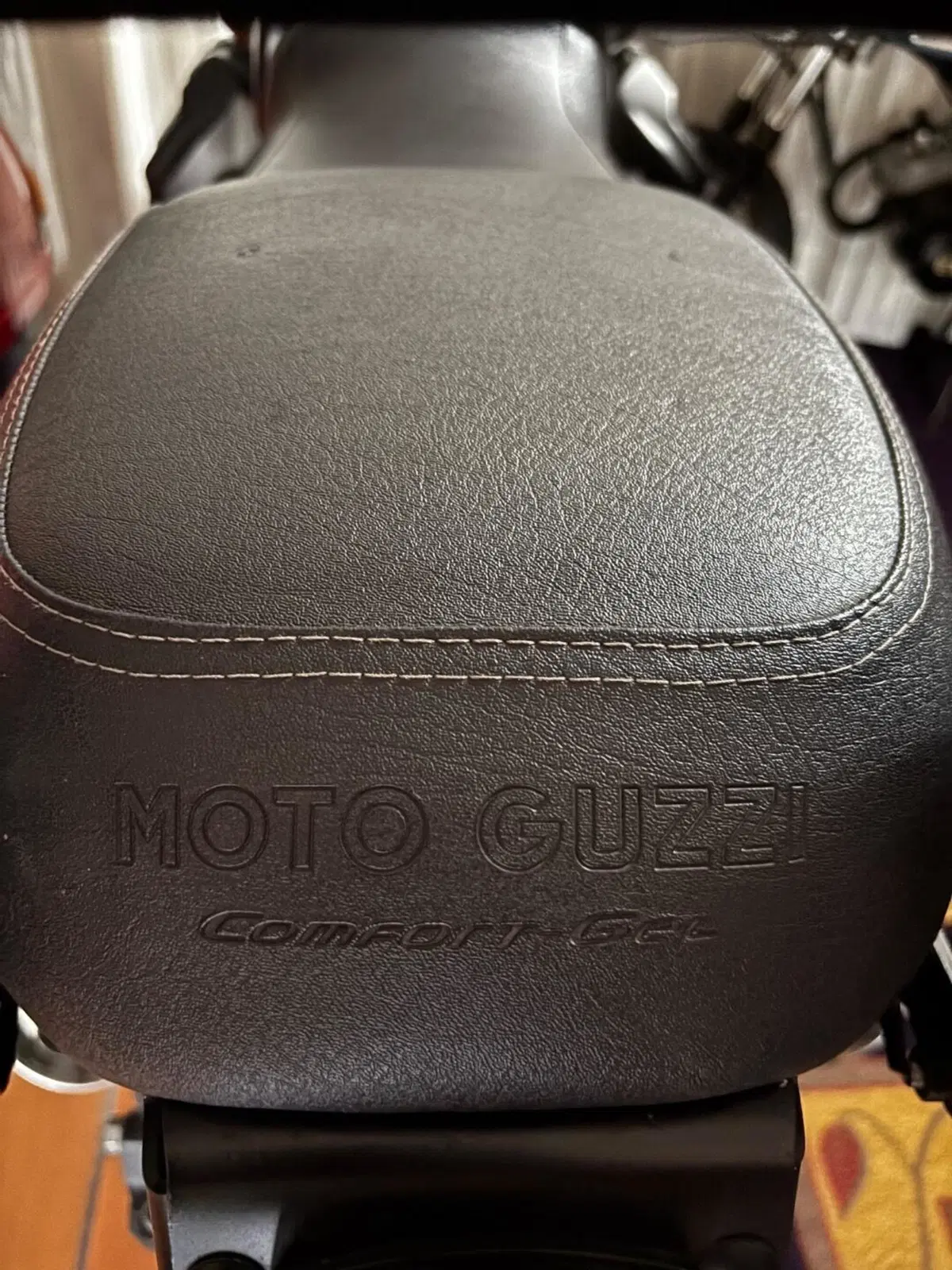 Moto Guzzi V7 III Stone (2017 - 20) (8)