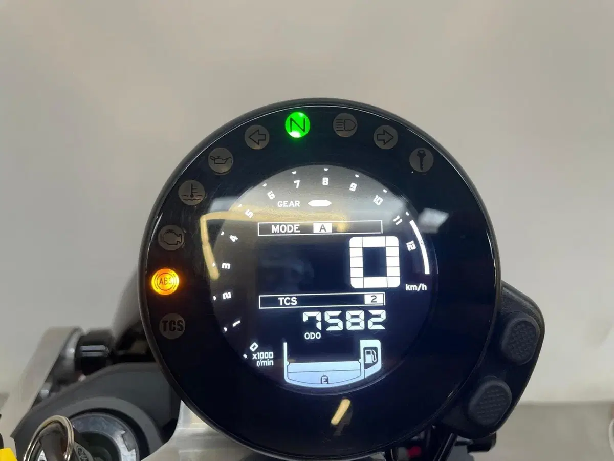 Yamaha XSR 900 ABS (2016 - 20) (8)