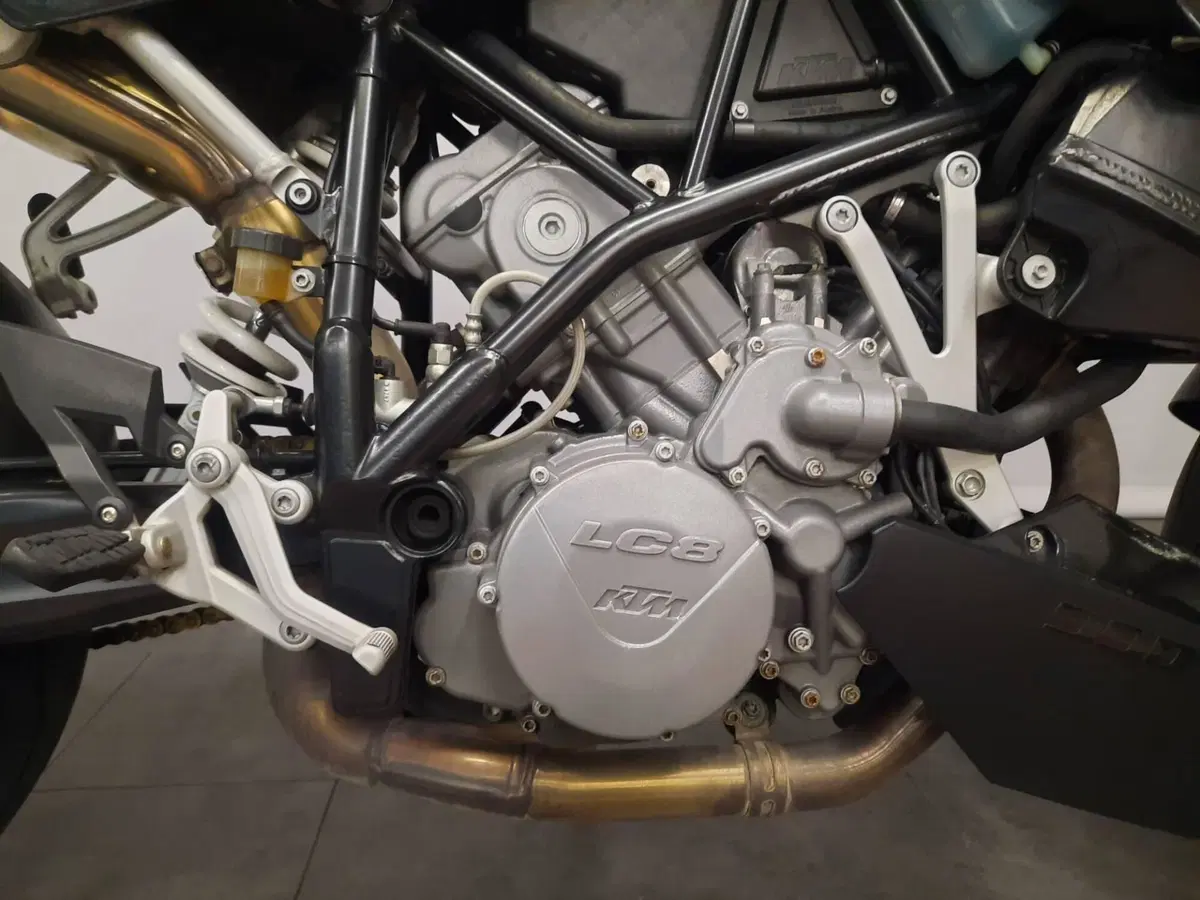 KTM 990 Super Duke (2007 - 11) (3)