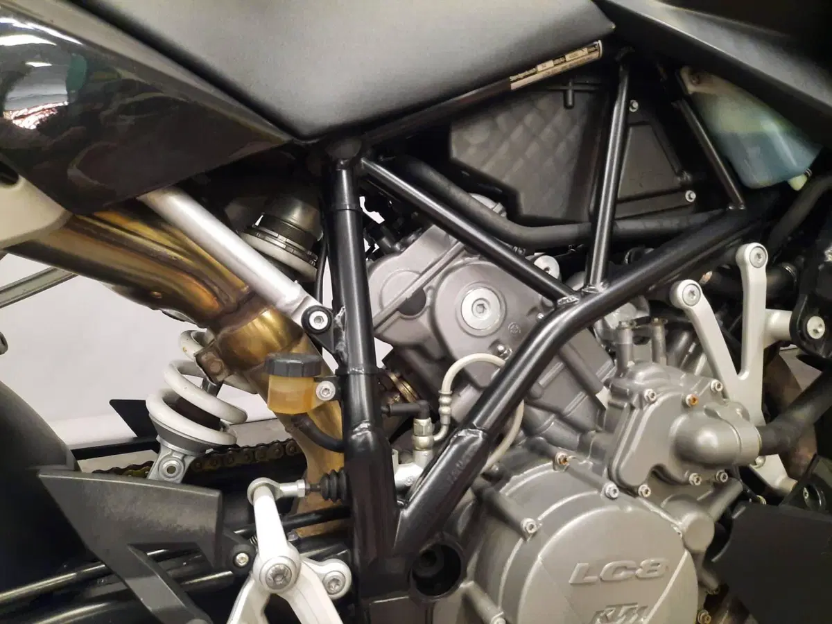 KTM 990 Super Duke (2007 - 11) (9)
