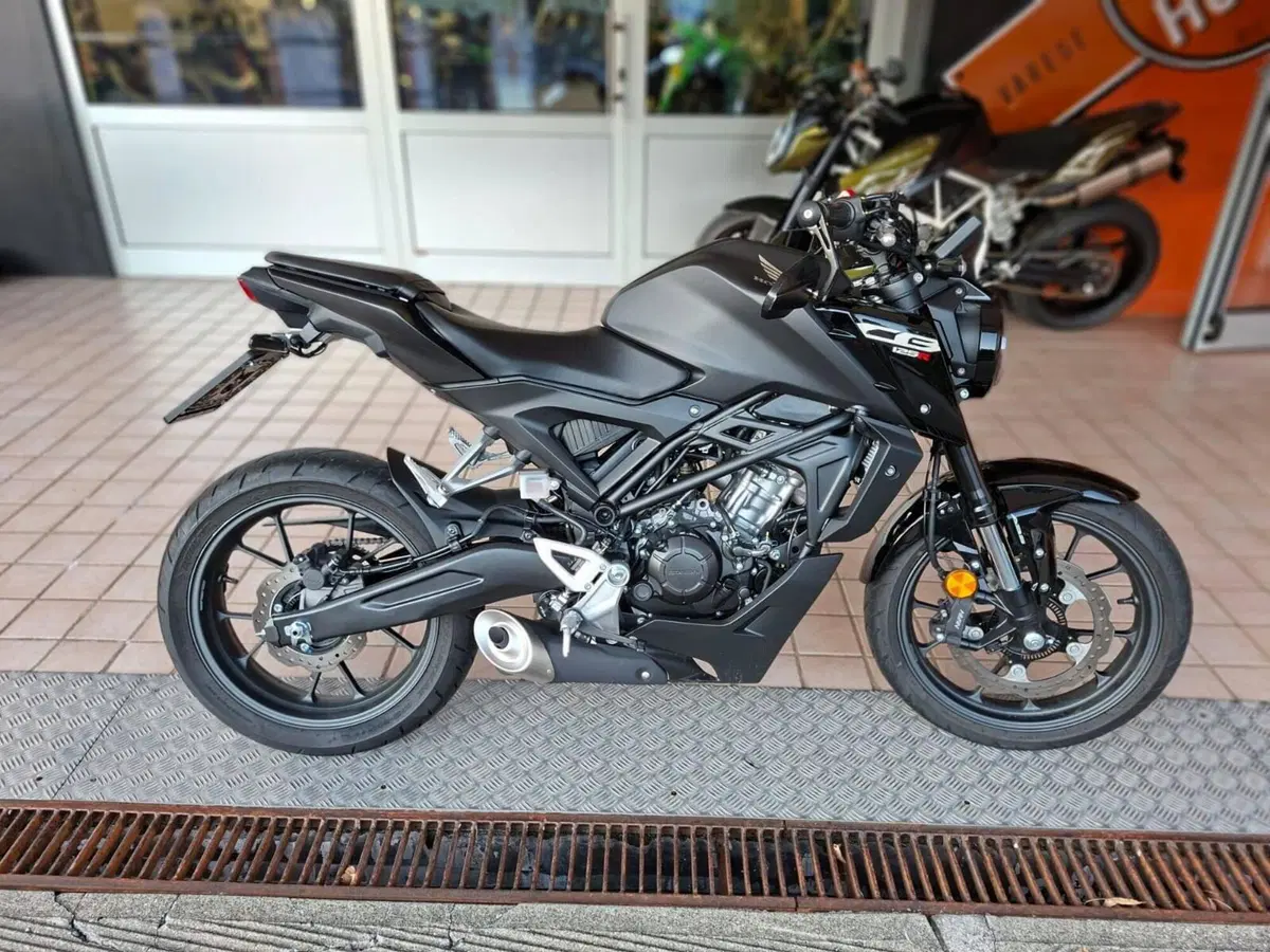 Honda CB 125 F (2026) (2)