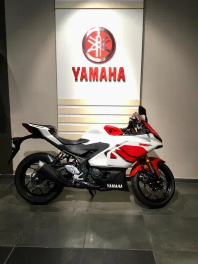 Yamaha YZF R3 70th (2026) usata