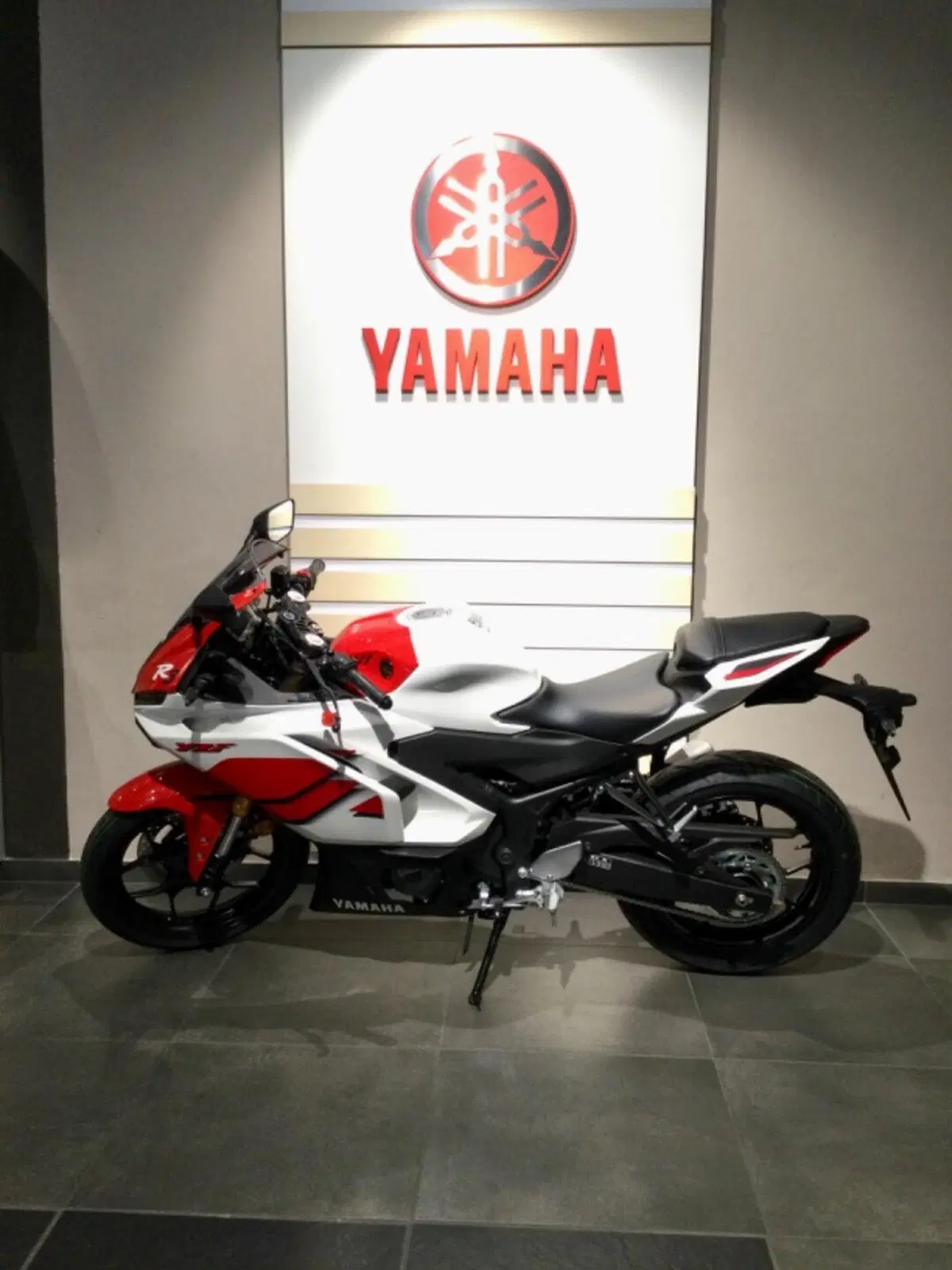 Yamaha YZF R3 70th (2026) (2)
