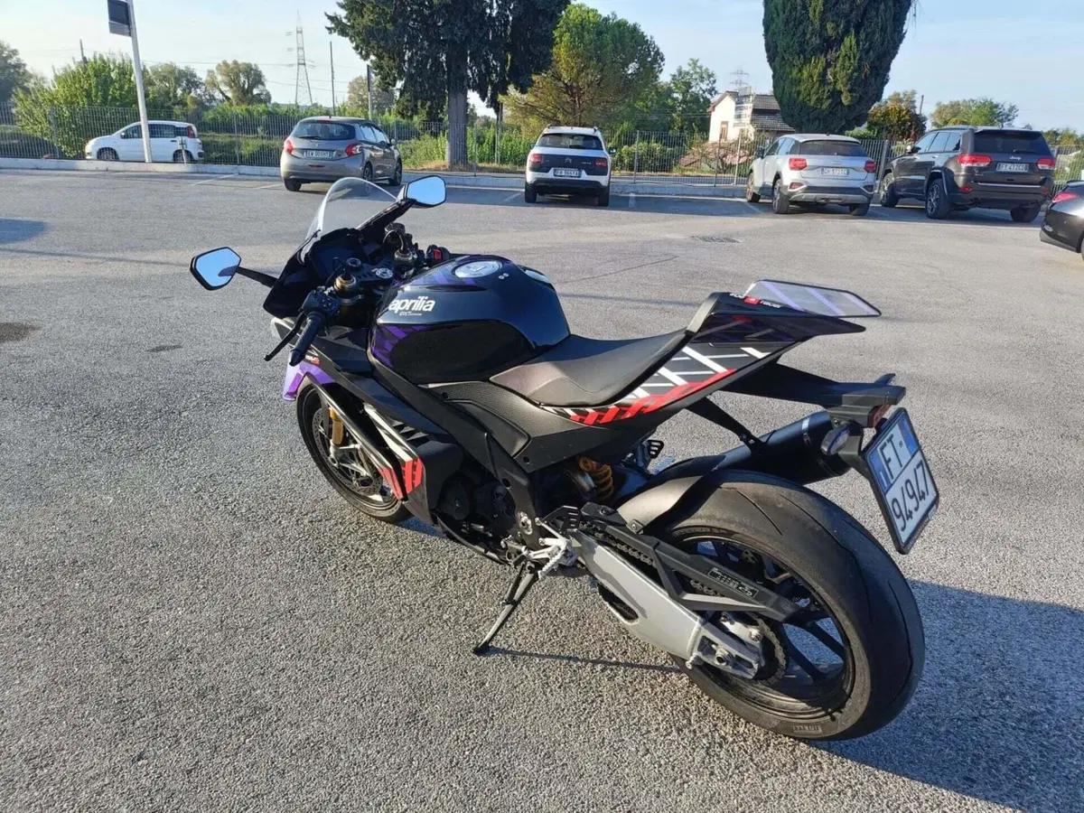 Aprilia RSV4 1100 Factory (2025 - 26) (6)