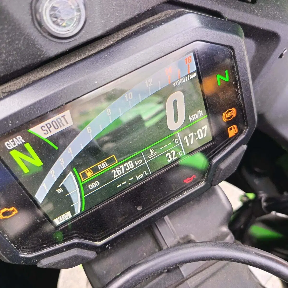 Kawasaki Ninja 1000 ZX-10R (2021 - 25) (13)