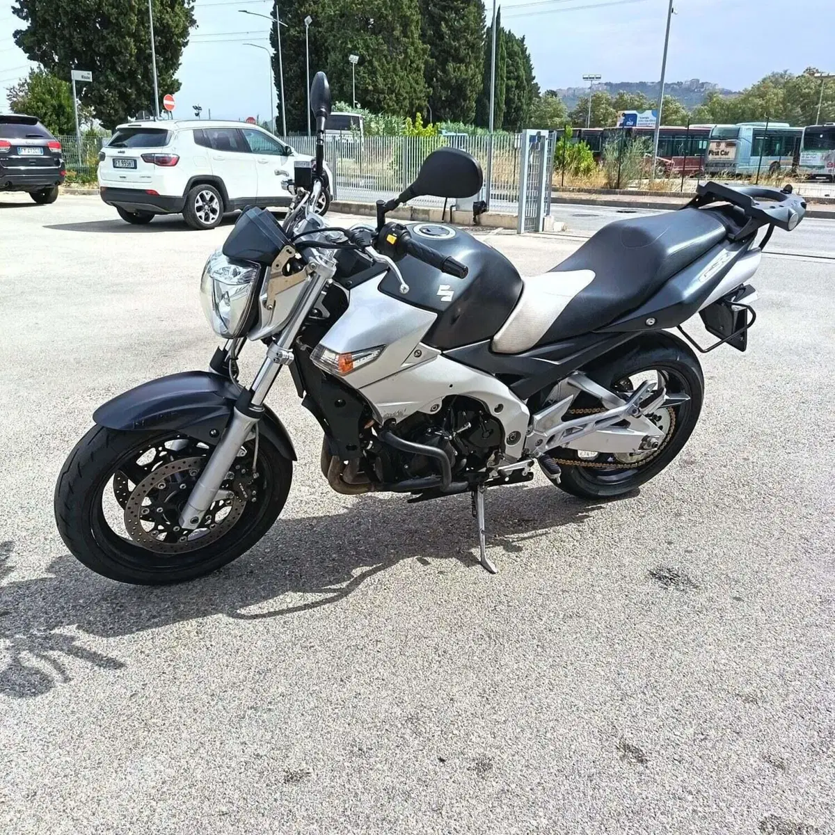 Suzuki GSR 600 (2006 - 11) (5)