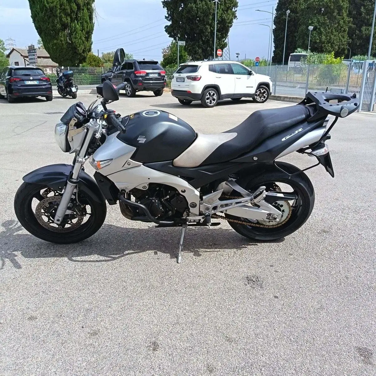 Suzuki GSR 600 (2006 - 11) (6)