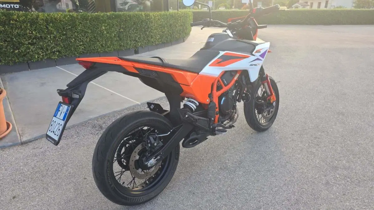 KTM 390 SMC R (2025 - 26) (3)