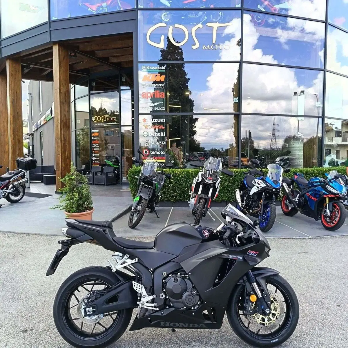 Honda CBR 600 RR (2024 - 26) (2)
