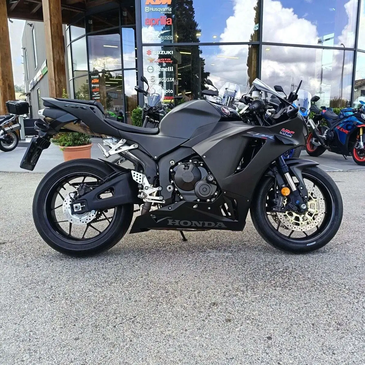 Honda CBR 600 RR (2024 - 26) (10)