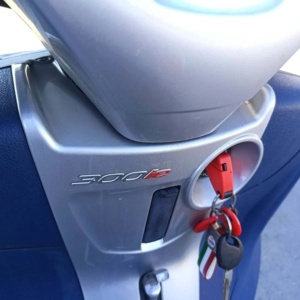 Piaggio Mp3 300 ie Yourban LT (2011 - 16) (10)